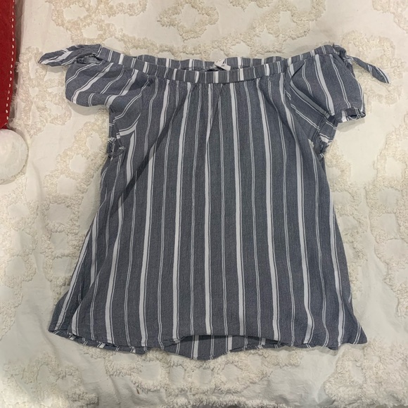 Shoulder shirt - Picture 1 of 1